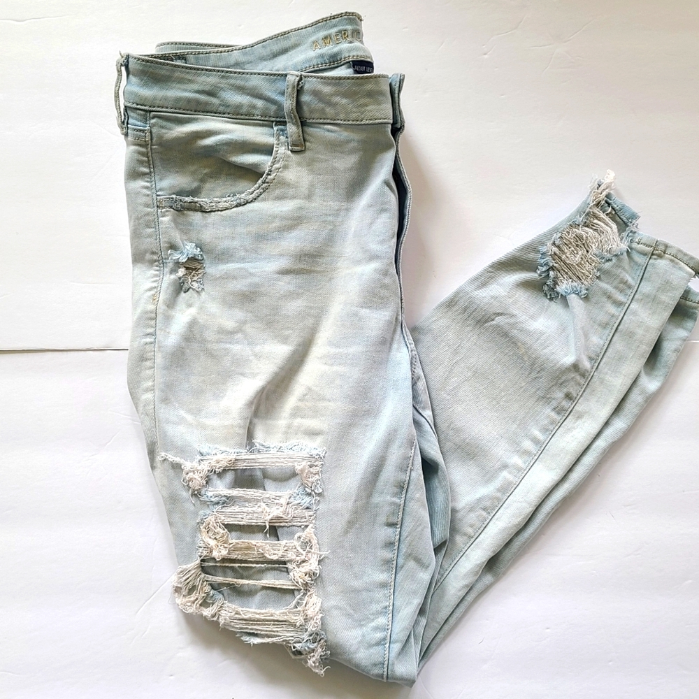 American Eagle 18 Regular next level stretch light blue distressed Jean pants